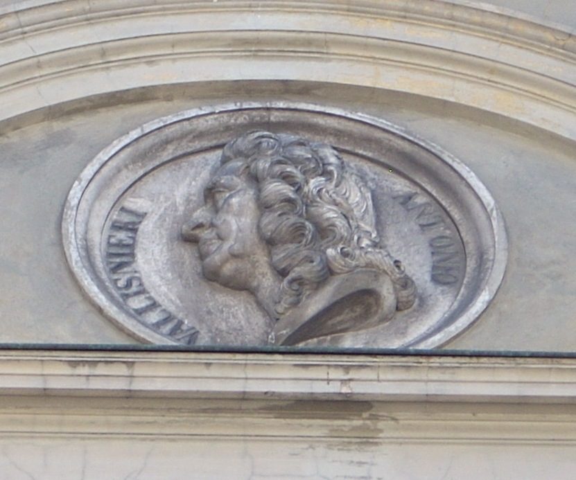 Antonio%20Vallisneri%20s%20bas-relief%2C%20Old%20Ospedale%20Maggiore%2C%20Vercelli.%20Italy%20-%2002.JPG